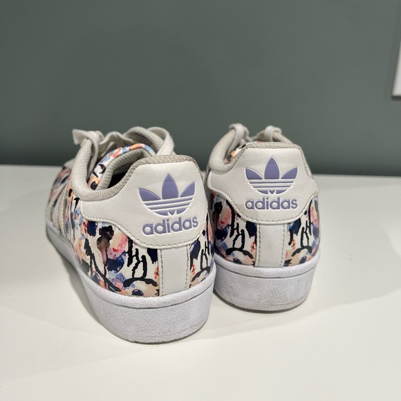 Floral Adidas Superstars - Picture 4 of 5